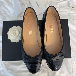 CHANEL Ballet Flats in Black Size 38